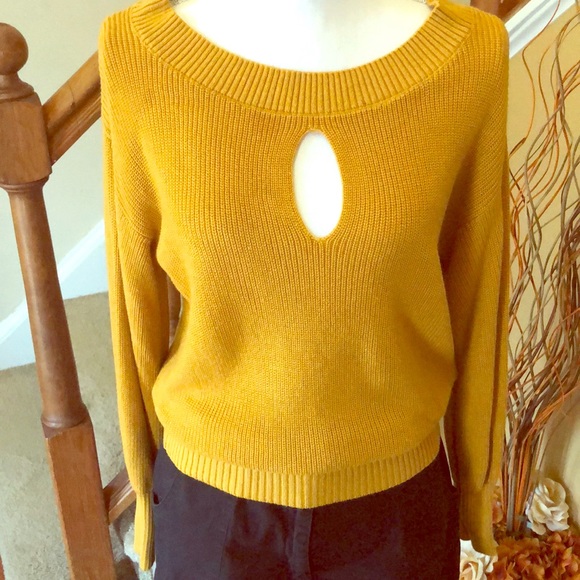 New York & Co. Keyhole Sweater - Picture 4 of 9